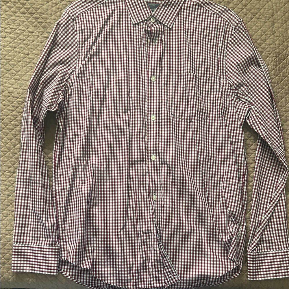 GAP Men's Red and White Checkered Button Down Shirt